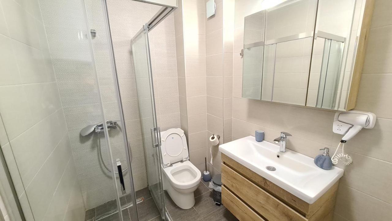 Arch Apartment