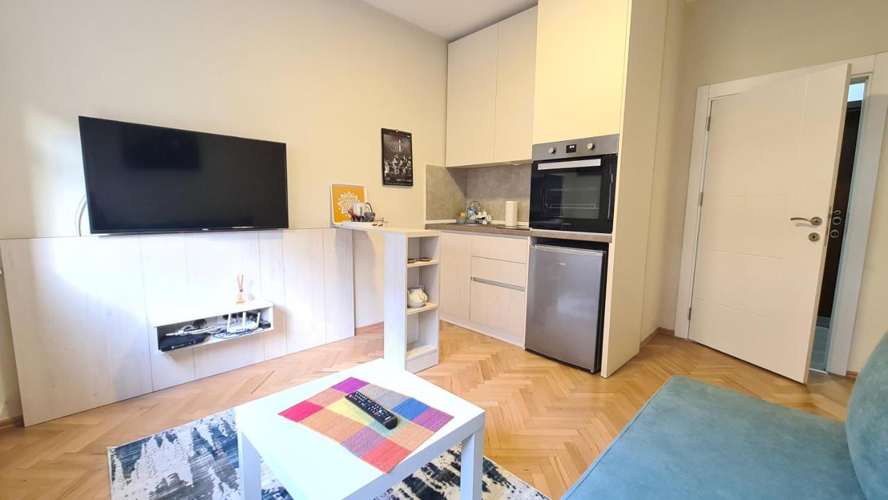Arch Apartment