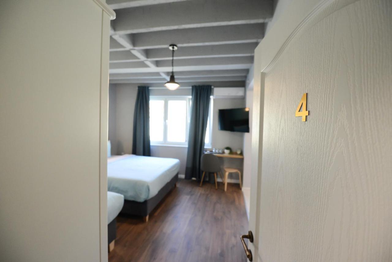 Arch Apartment